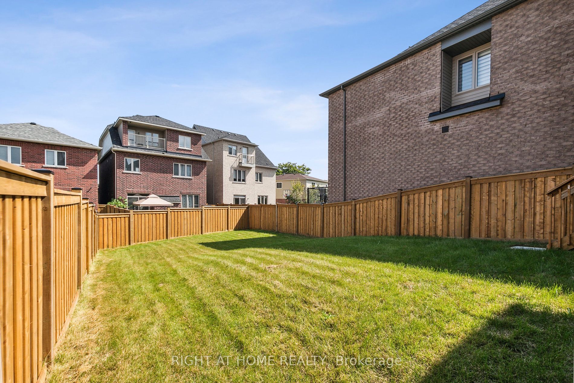 2111 Castle Hill Crt