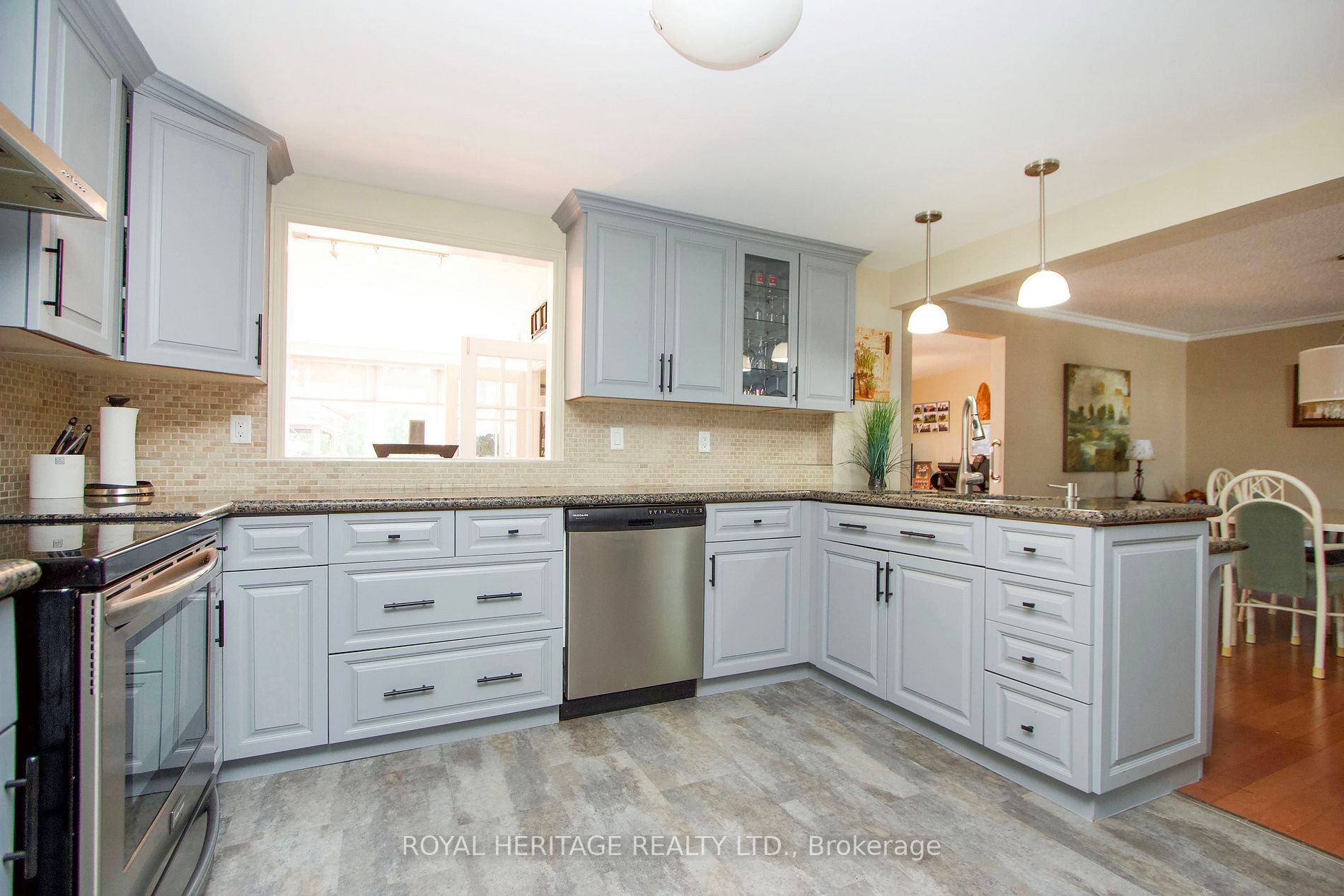 84 Fairway Dr