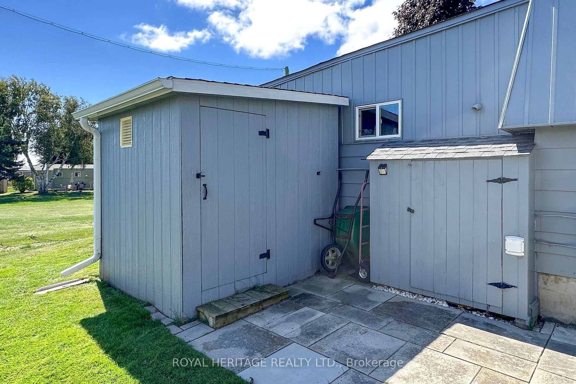 84 Fairway Dr