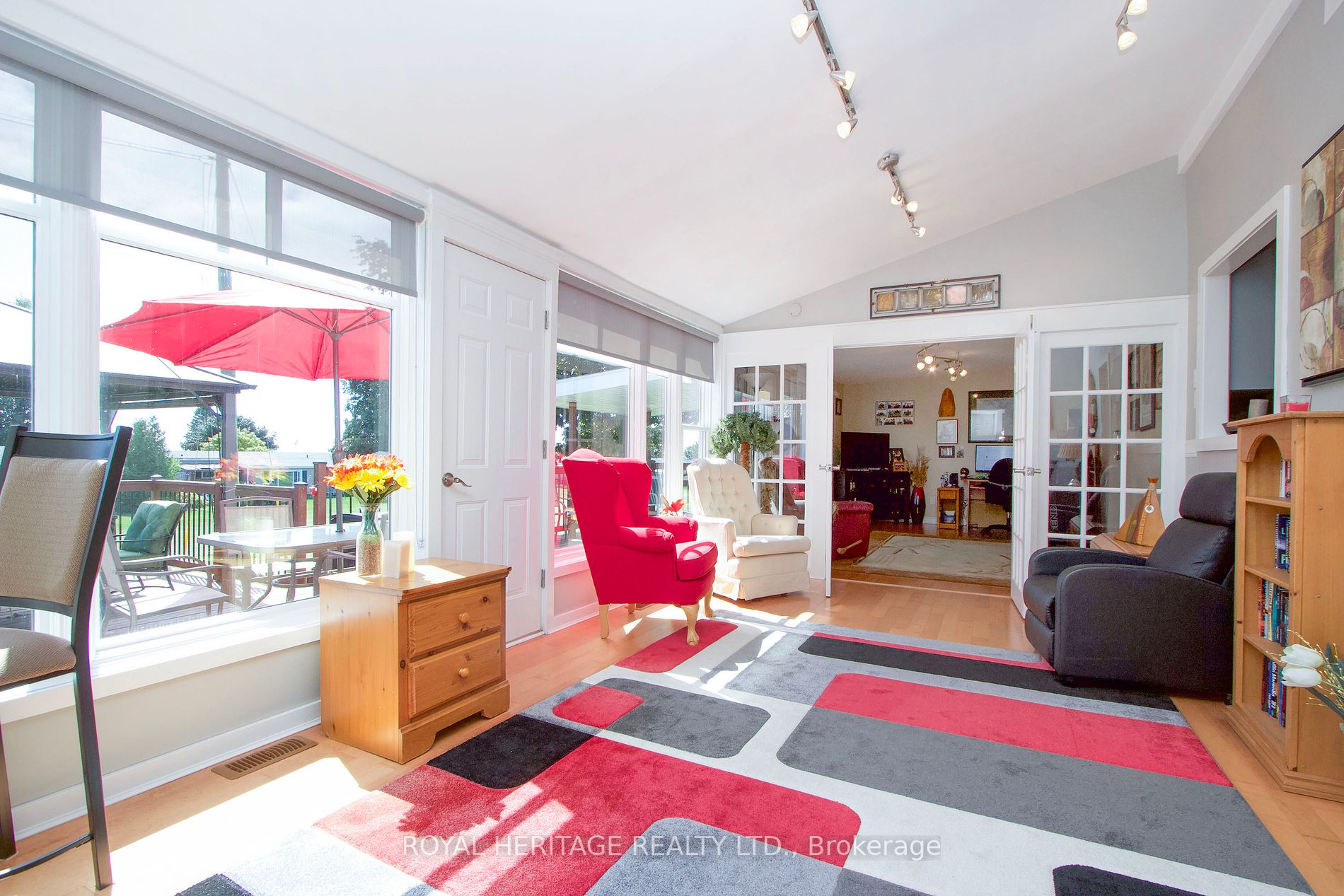 84 Fairway Dr