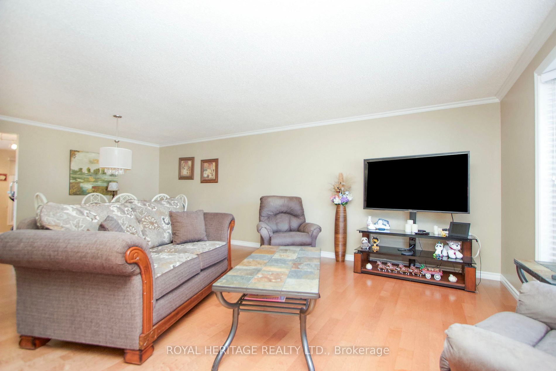 84 Fairway Dr