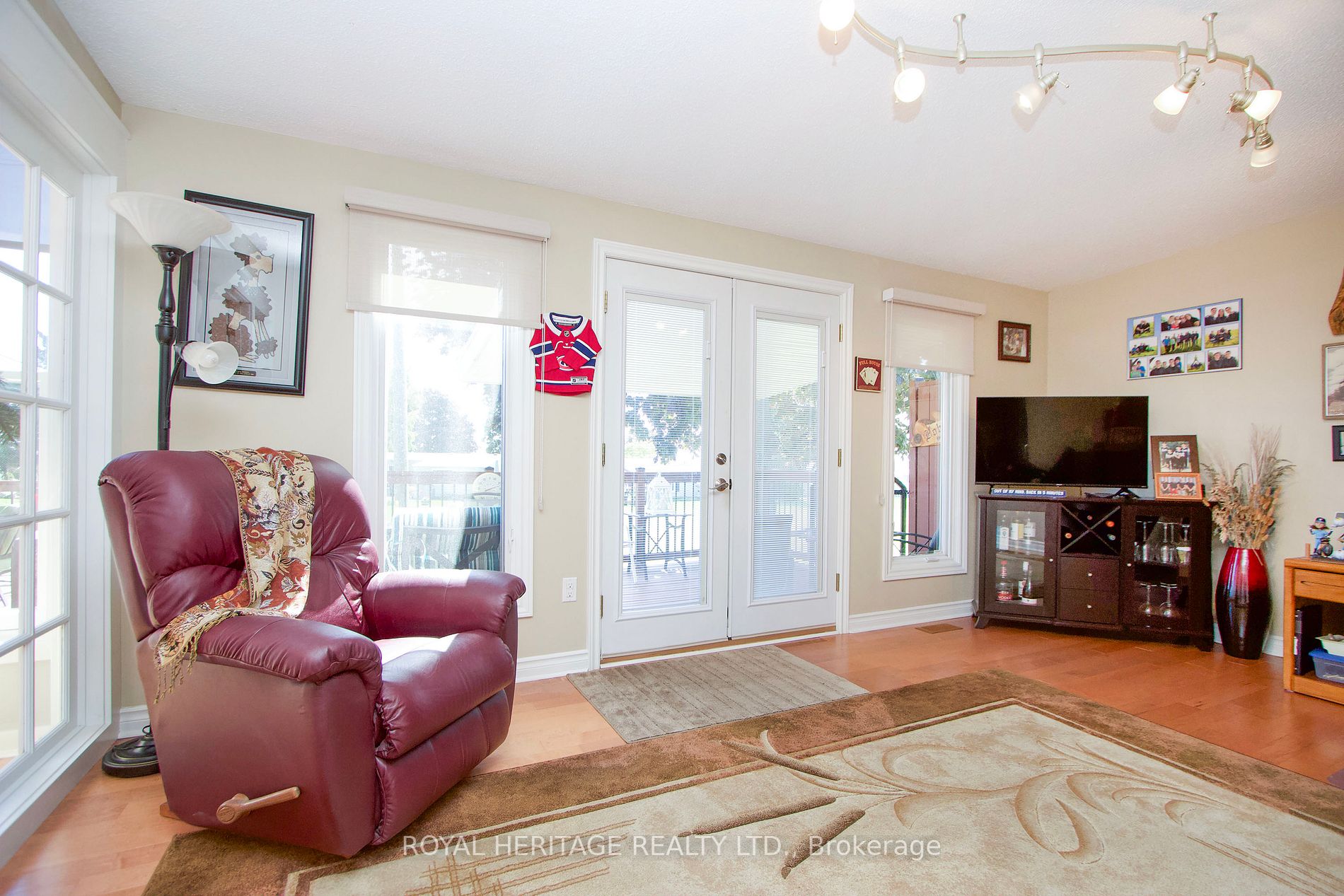 84 Fairway Dr