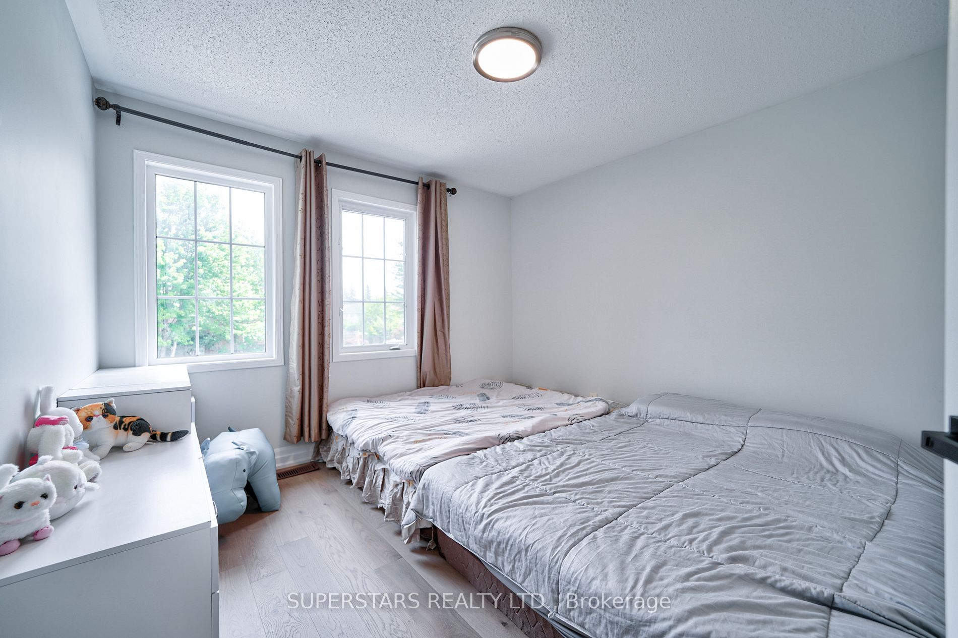 2 Redvers Street