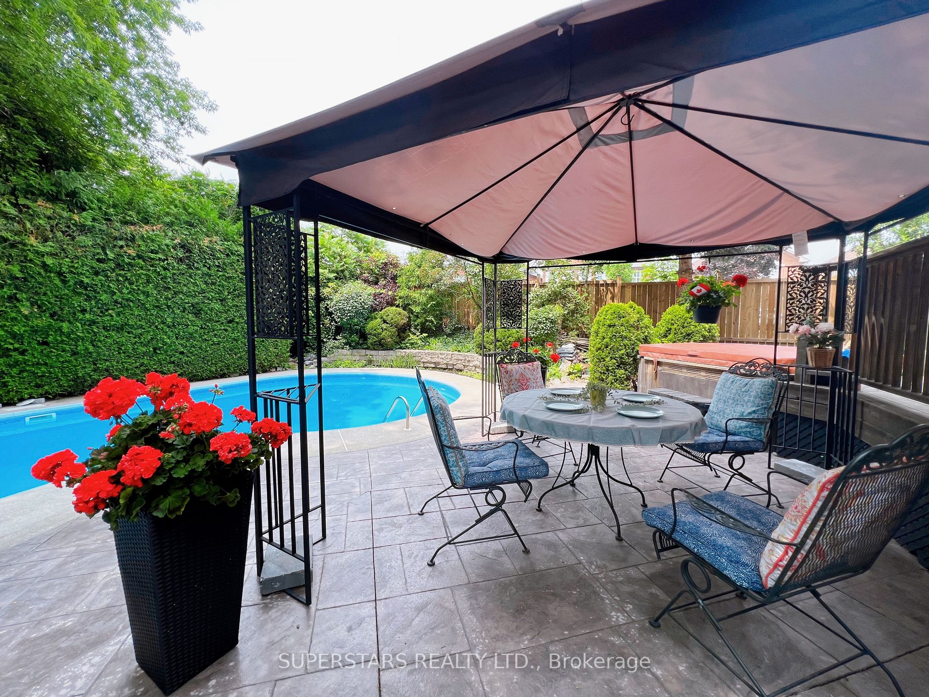 2 Redvers Street