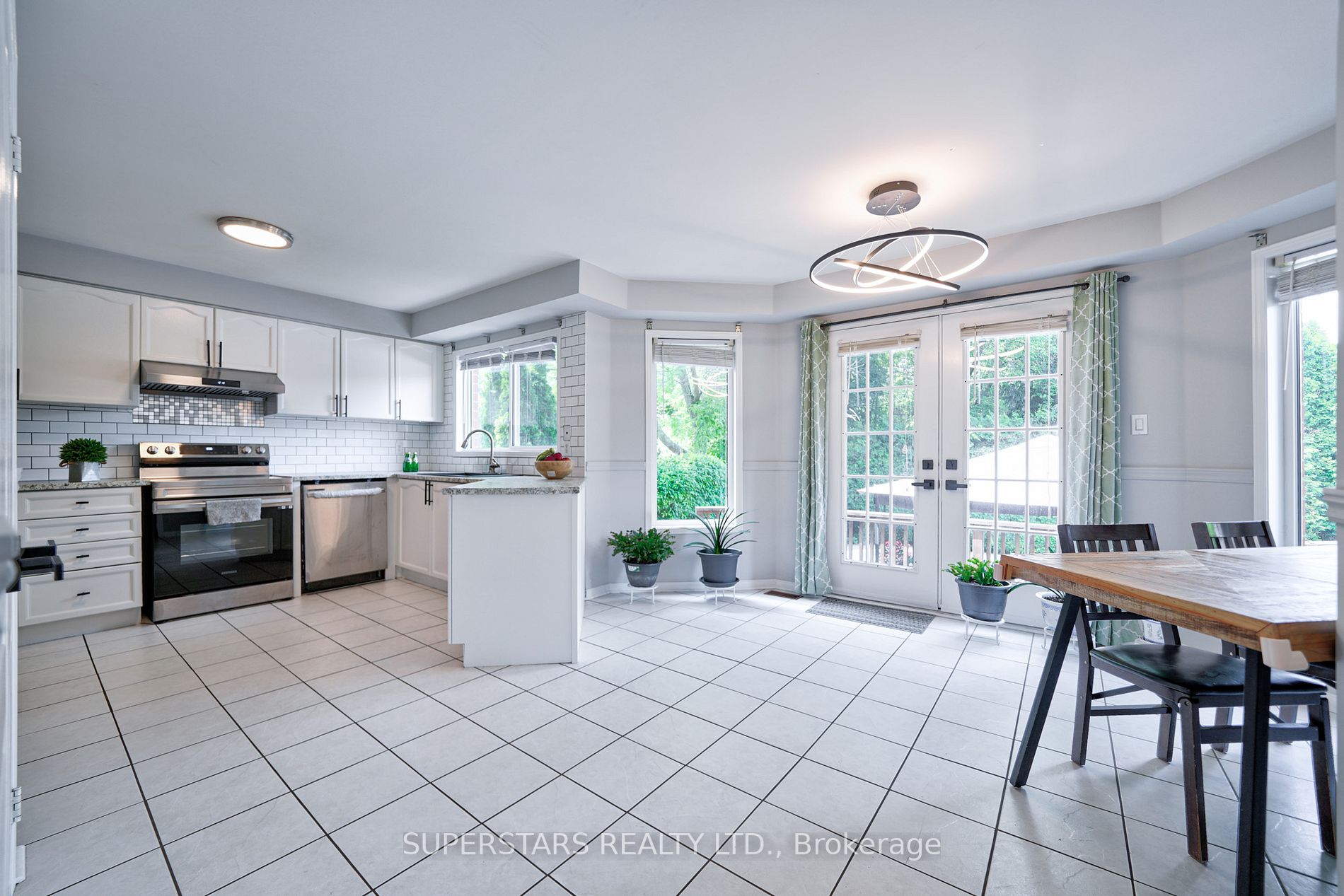 2 Redvers Street