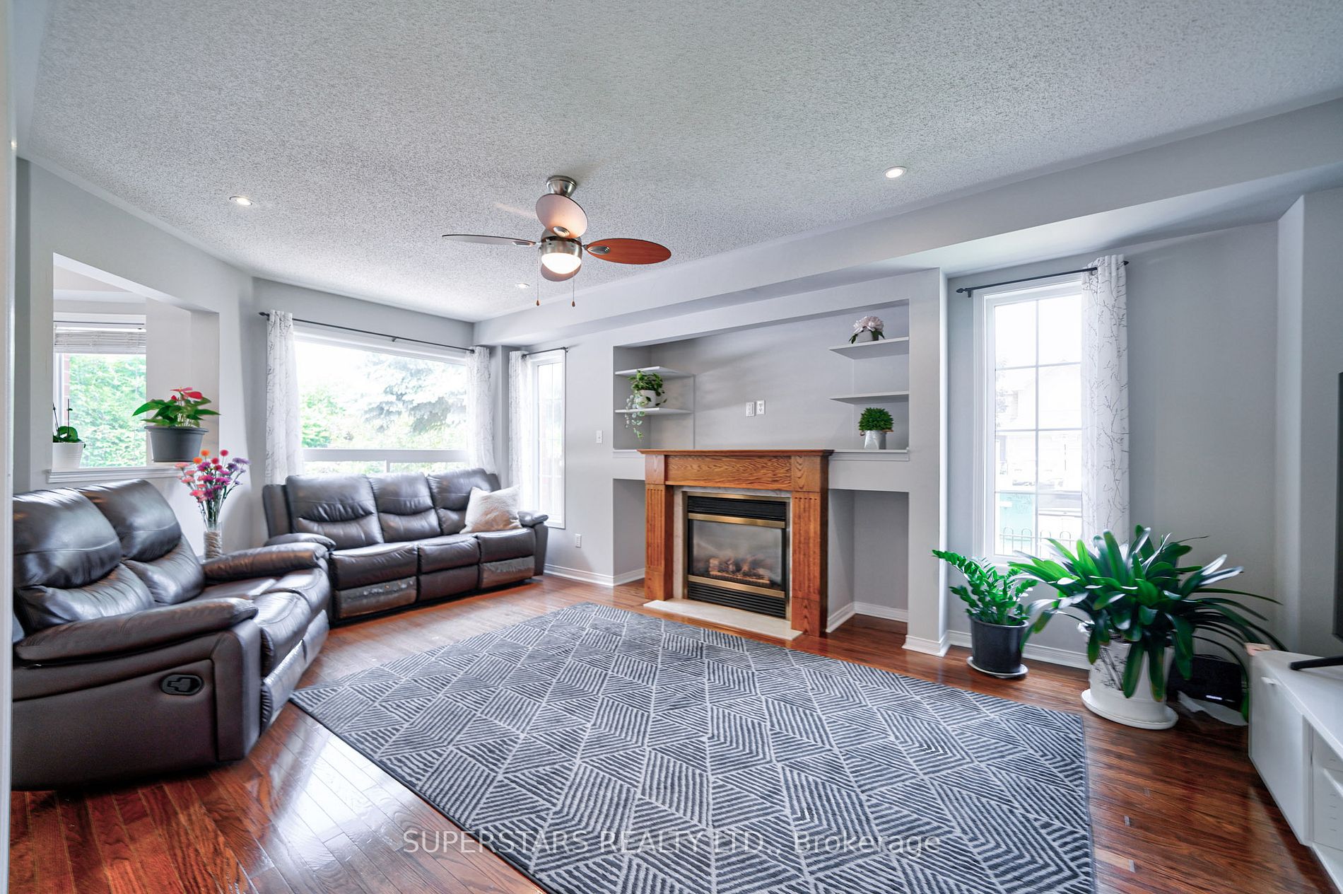 2 Redvers Street