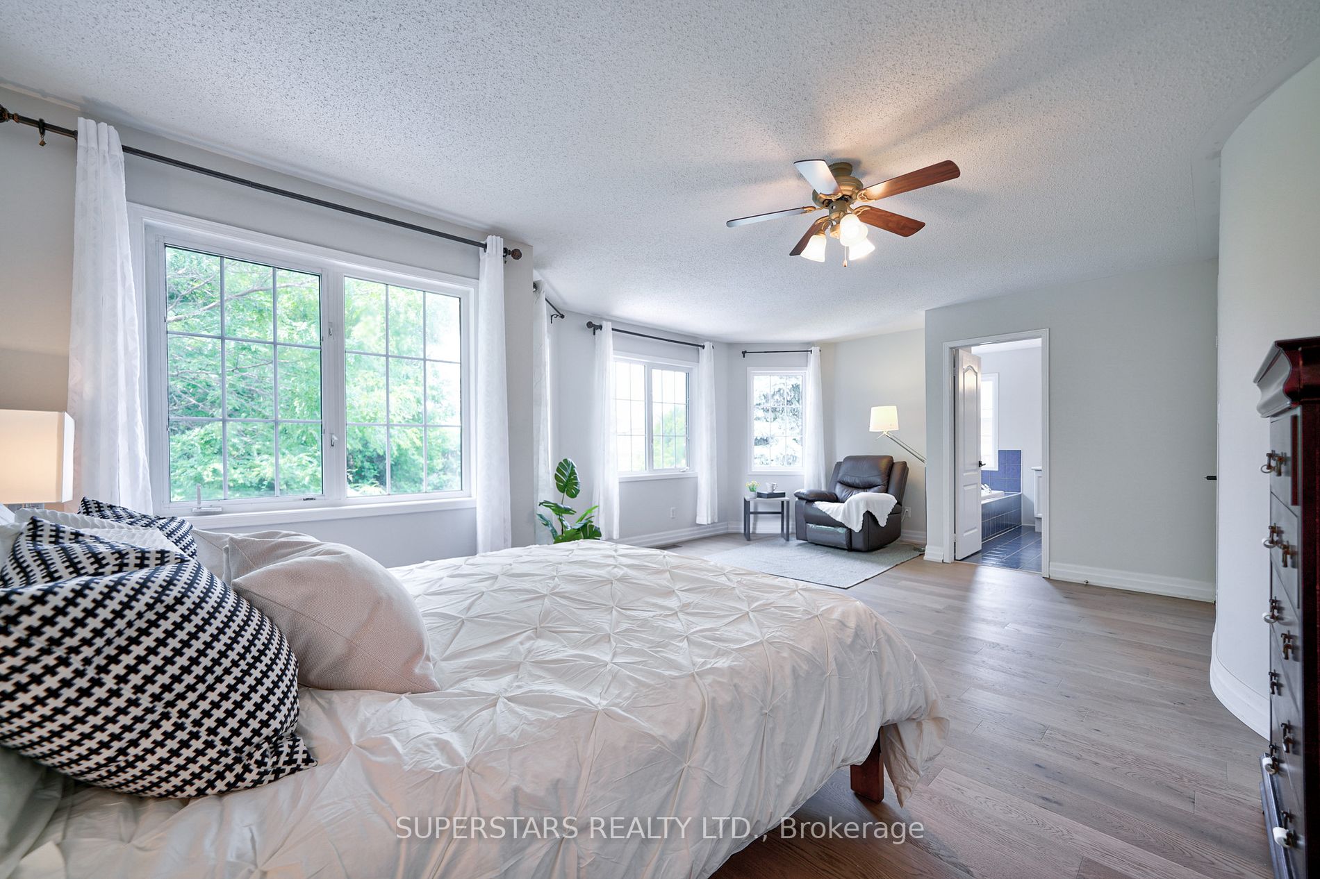 2 Redvers Street
