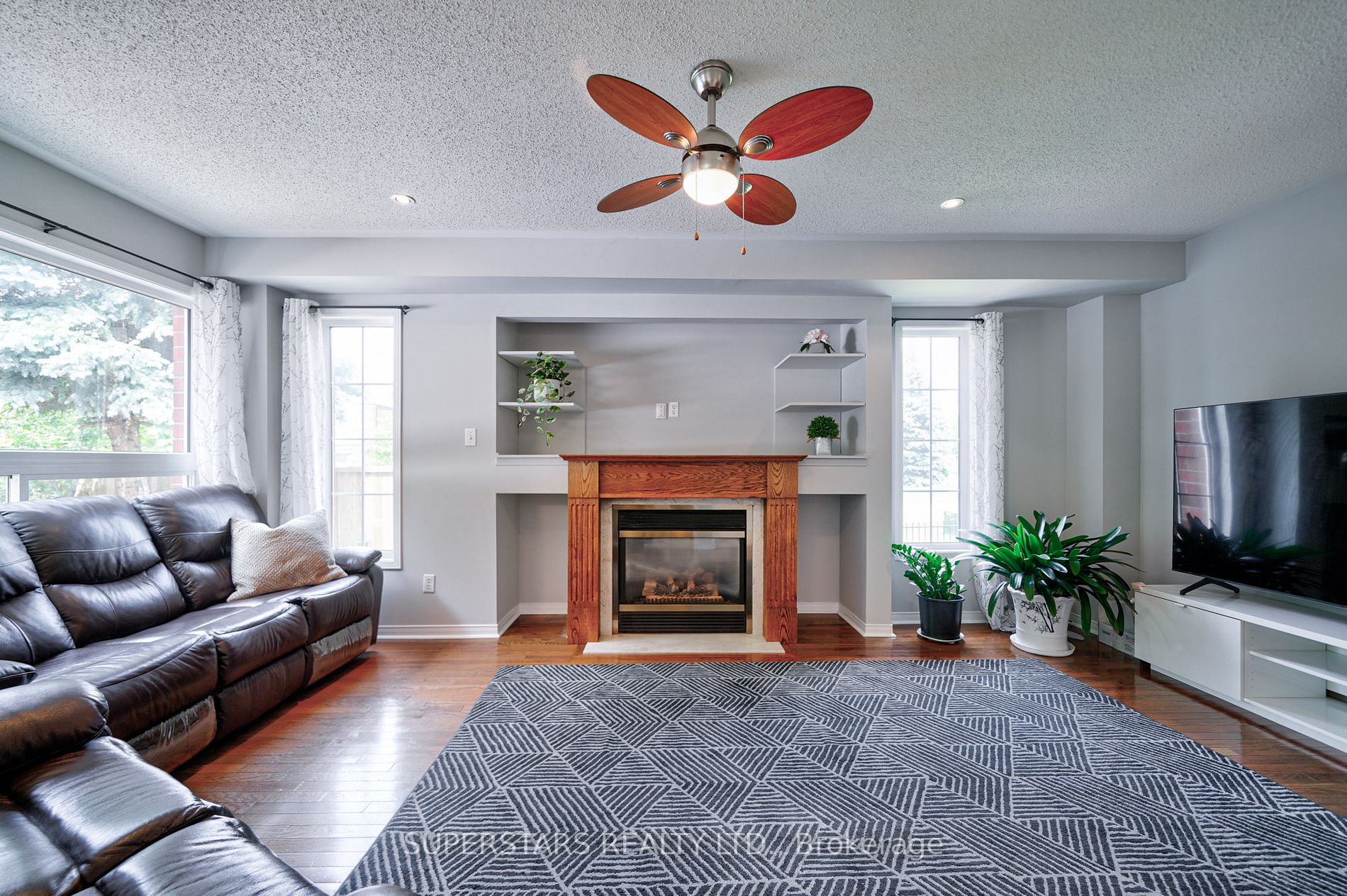 2 Redvers Street
