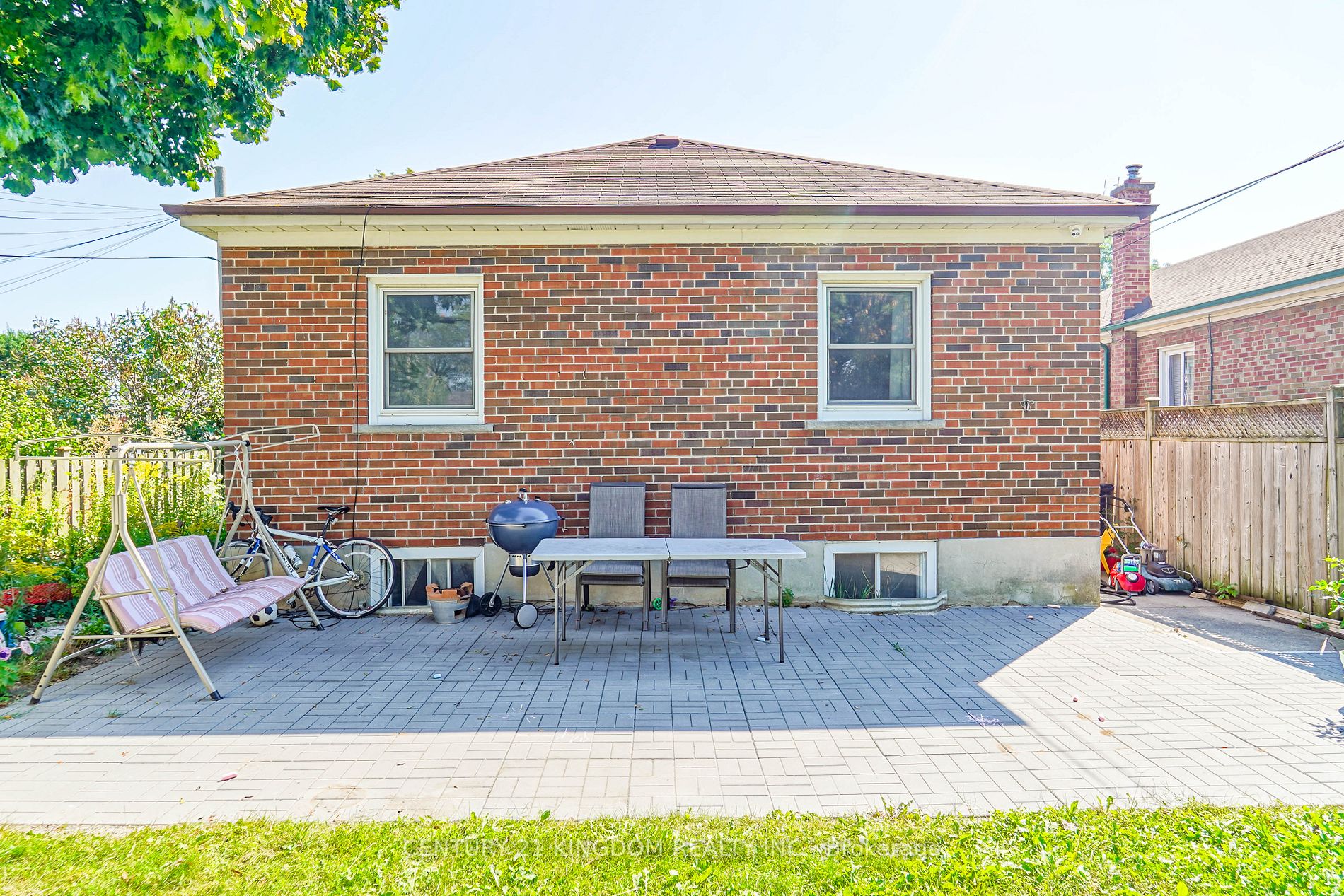 50 Mackinac Cres