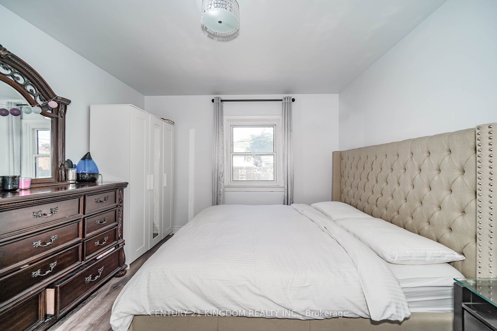 50 Mackinac Cres