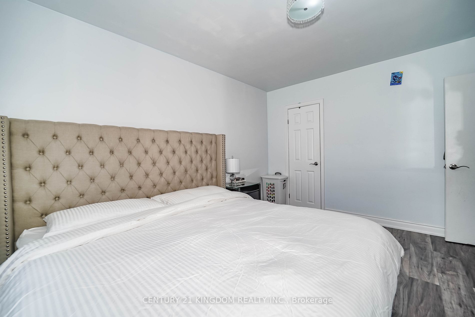 50 Mackinac Cres