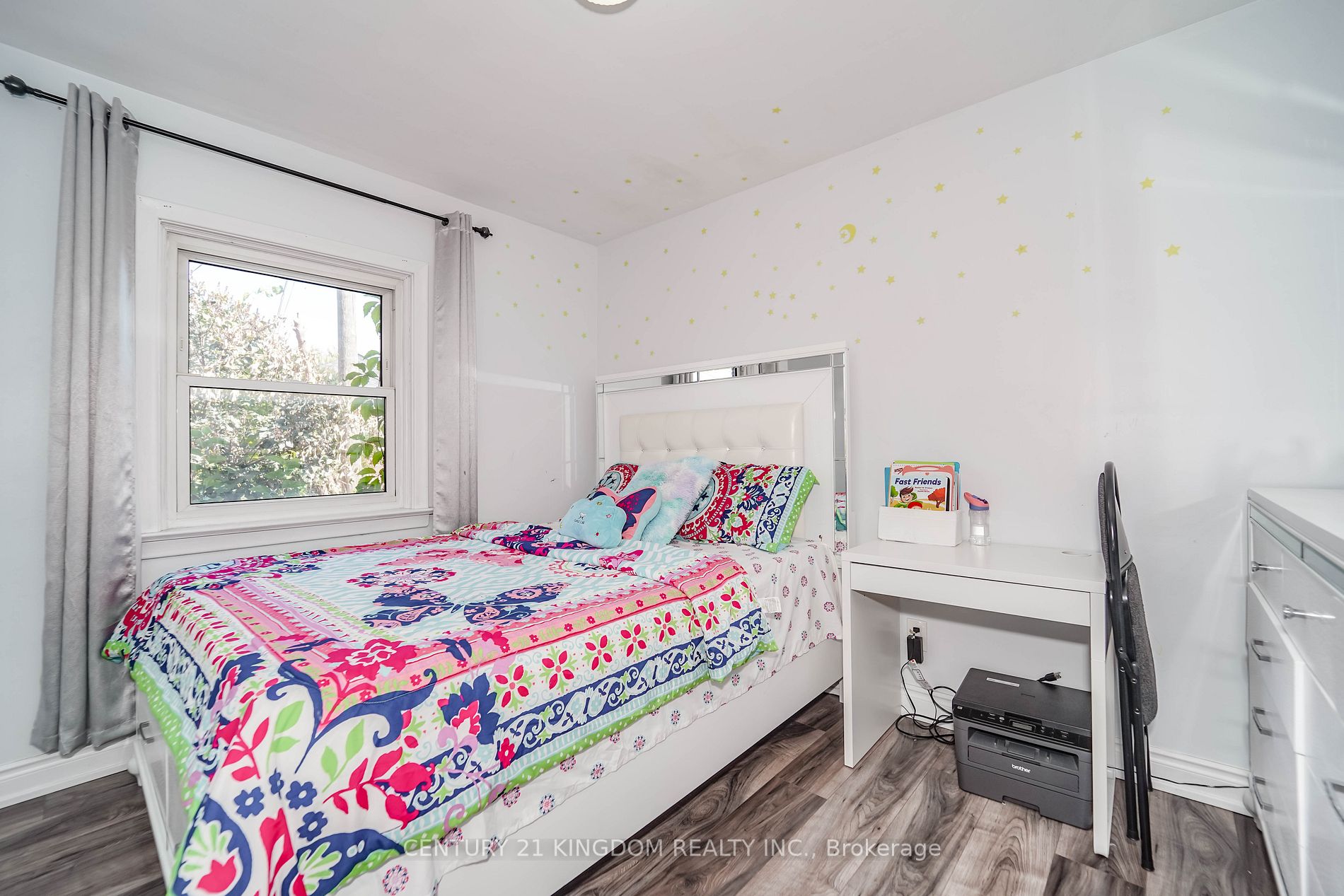 50 Mackinac Cres