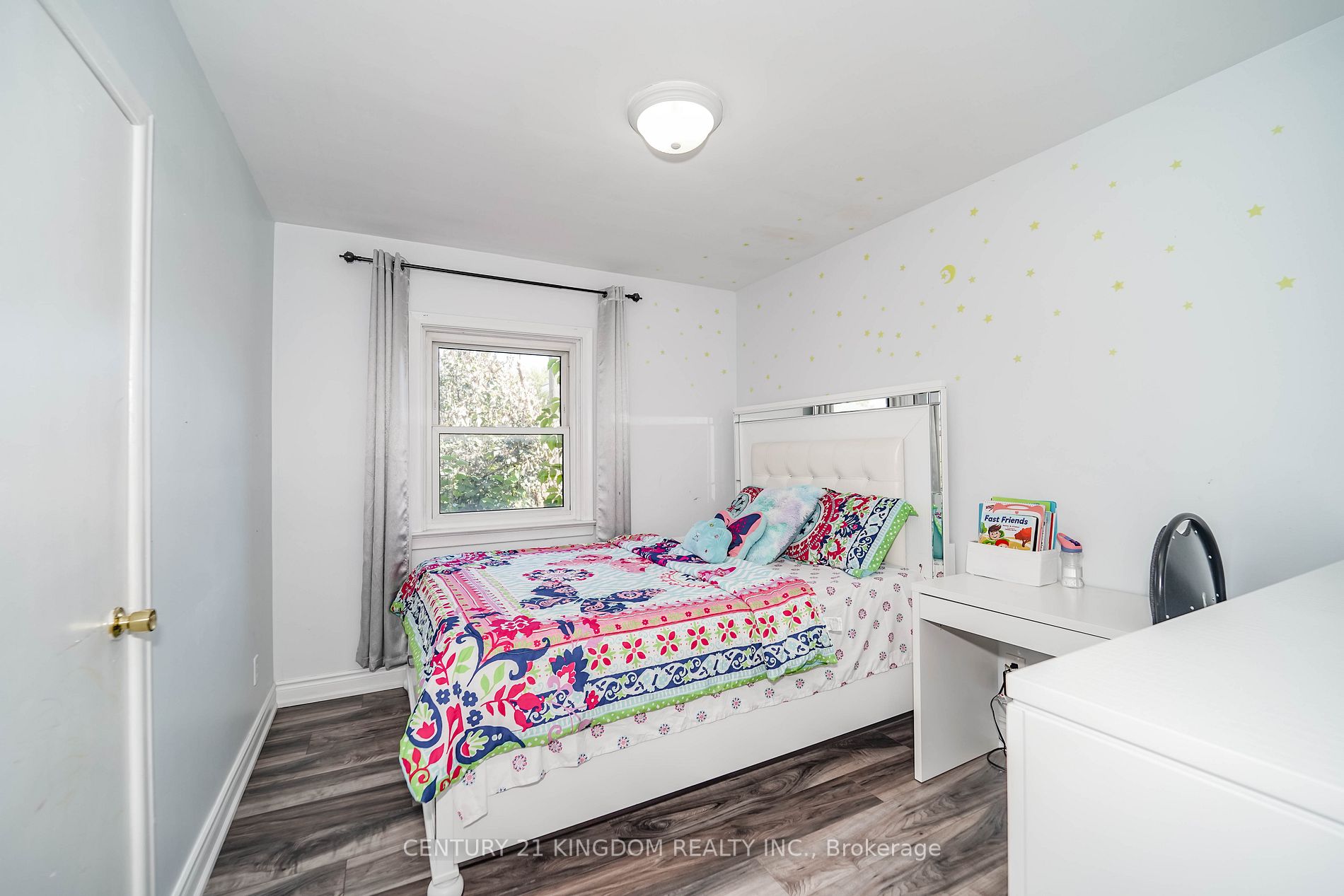 50 Mackinac Cres