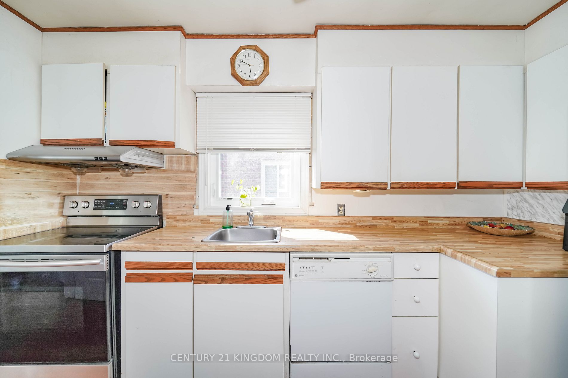 50 Mackinac Cres