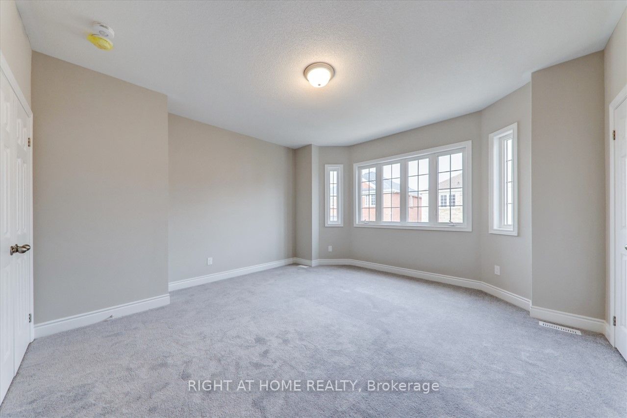 19 Creedon Cres