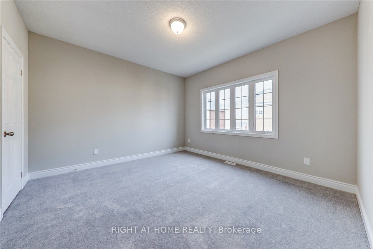 19 Creedon Cres