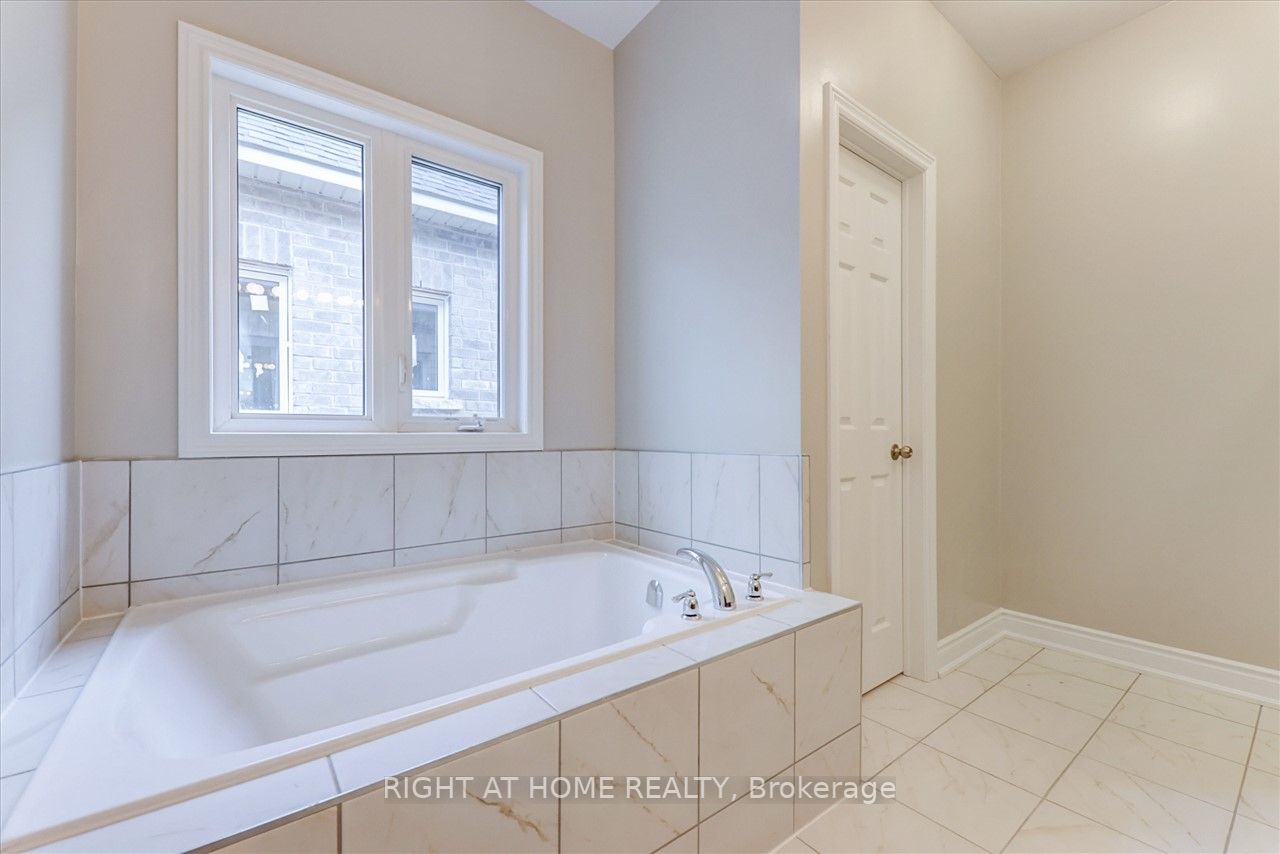 19 Creedon Cres