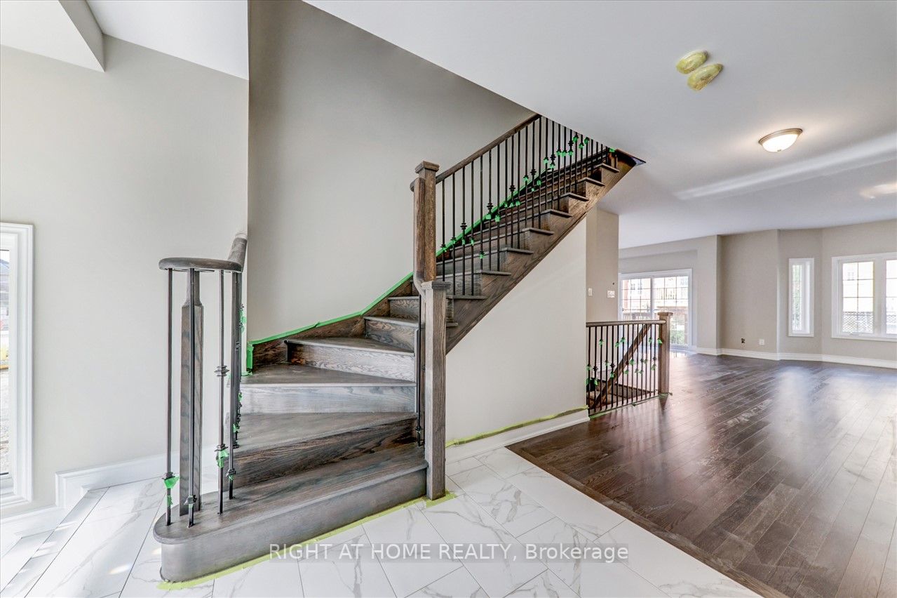 19 Creedon Cres