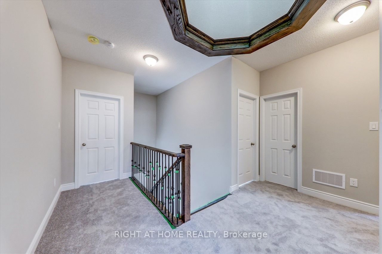19 Creedon Cres