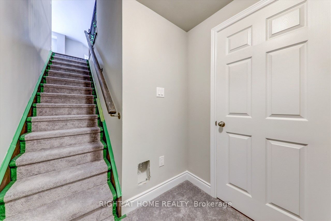 19 Creedon Cres