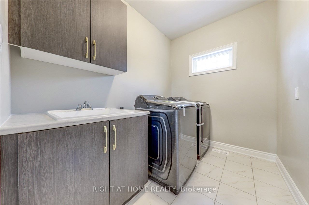 19 Creedon Cres