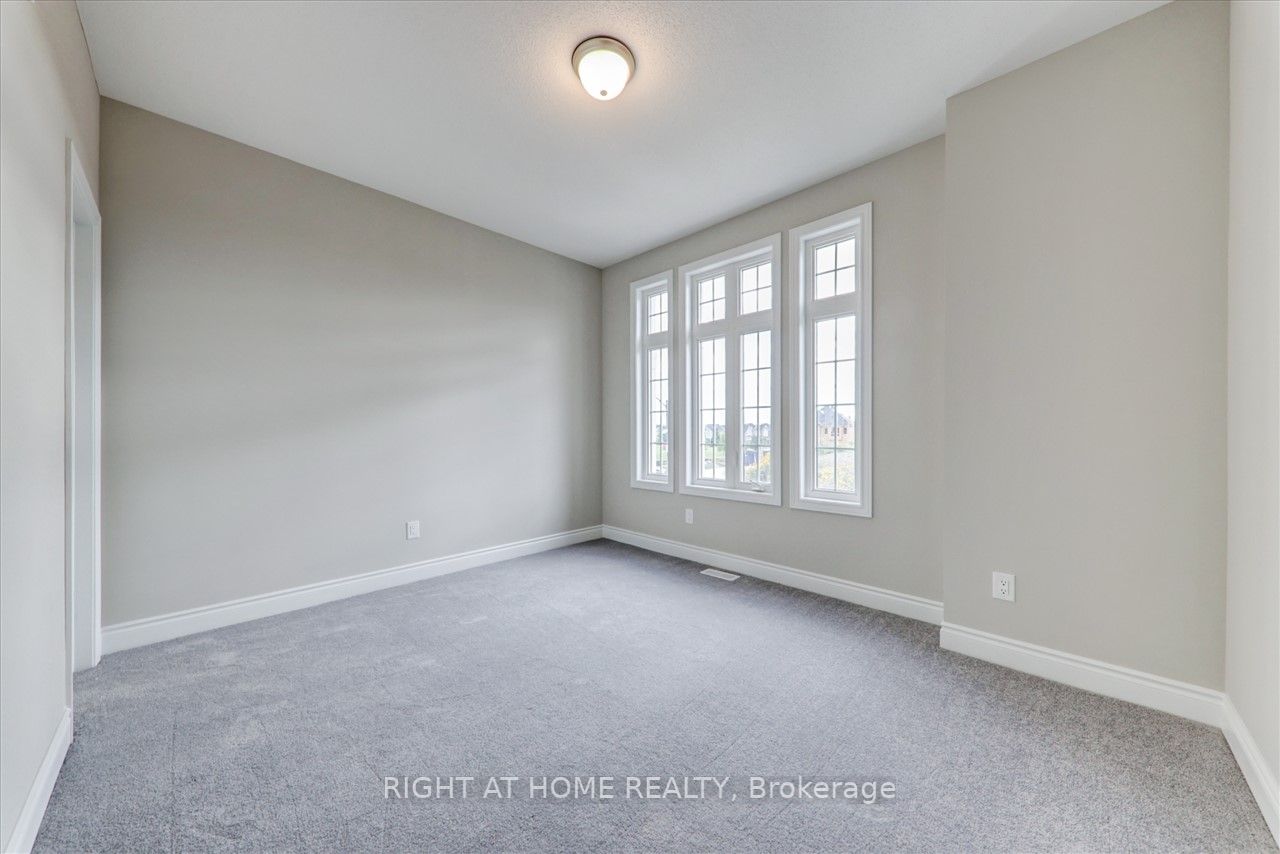 19 Creedon Cres