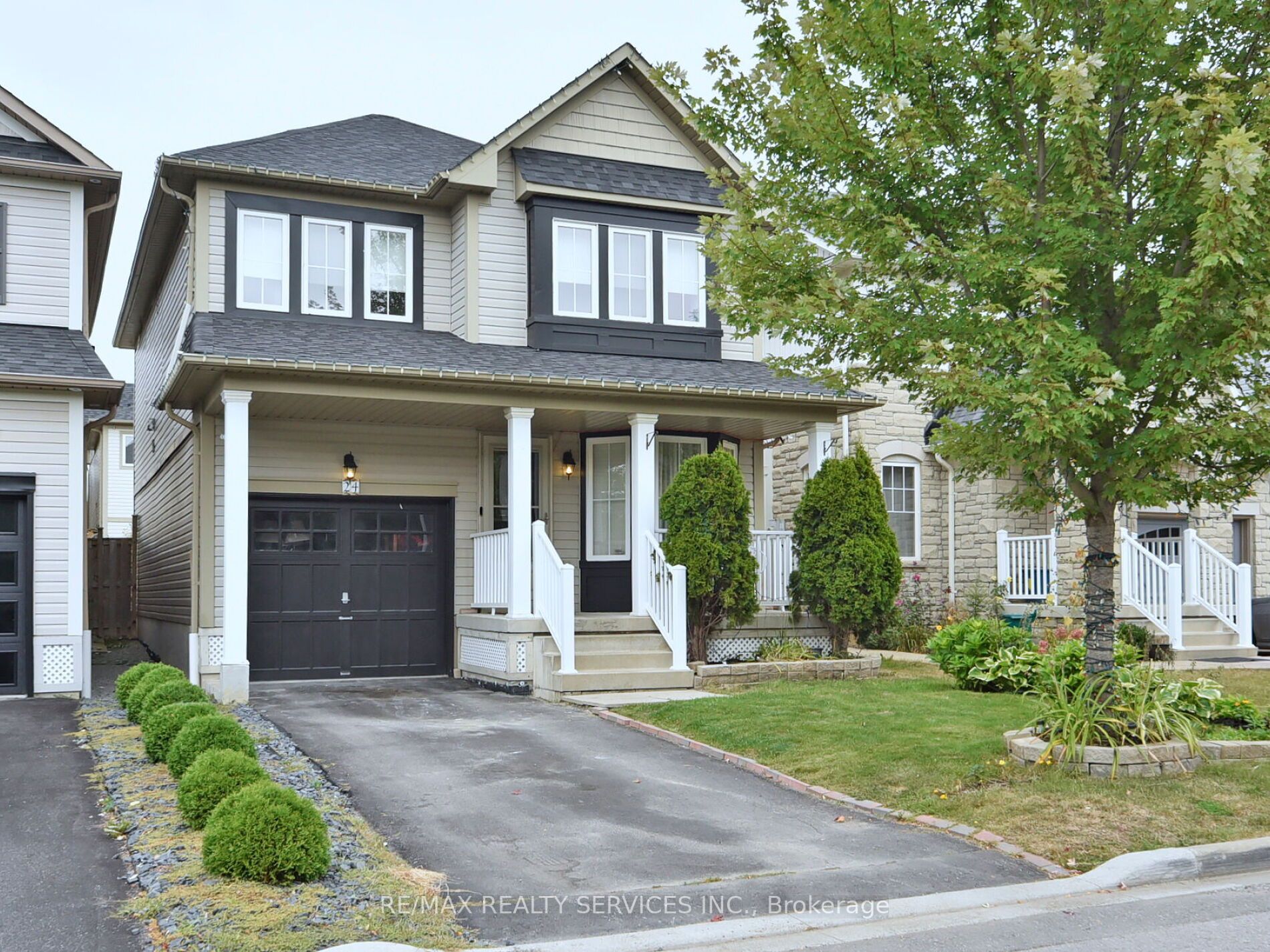 24 Seven Oaks St
