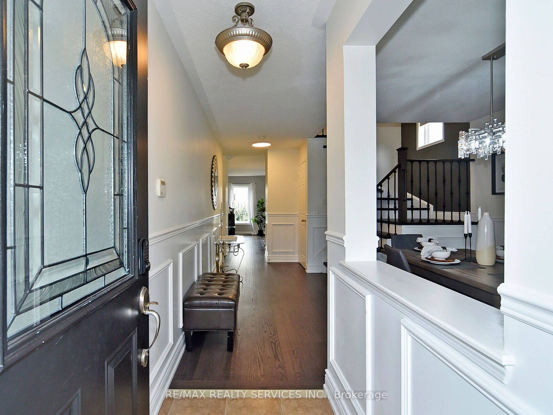 24 Seven Oaks St