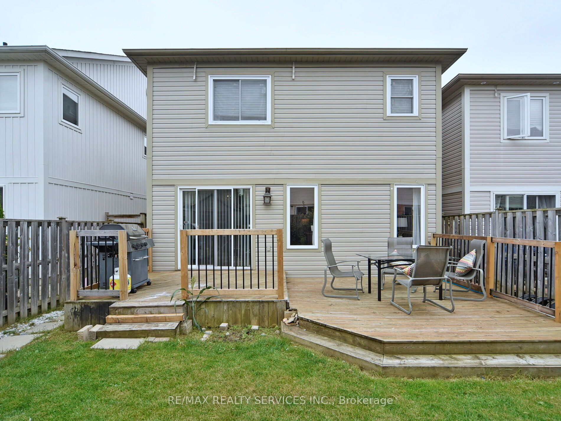 24 Seven Oaks Street