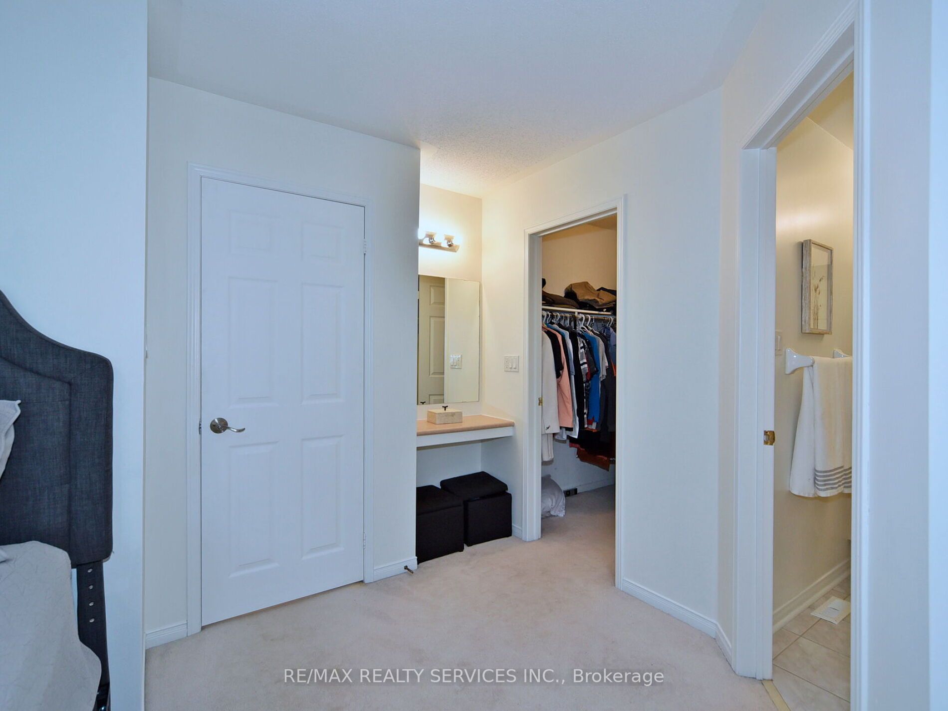 24 Seven Oaks Street