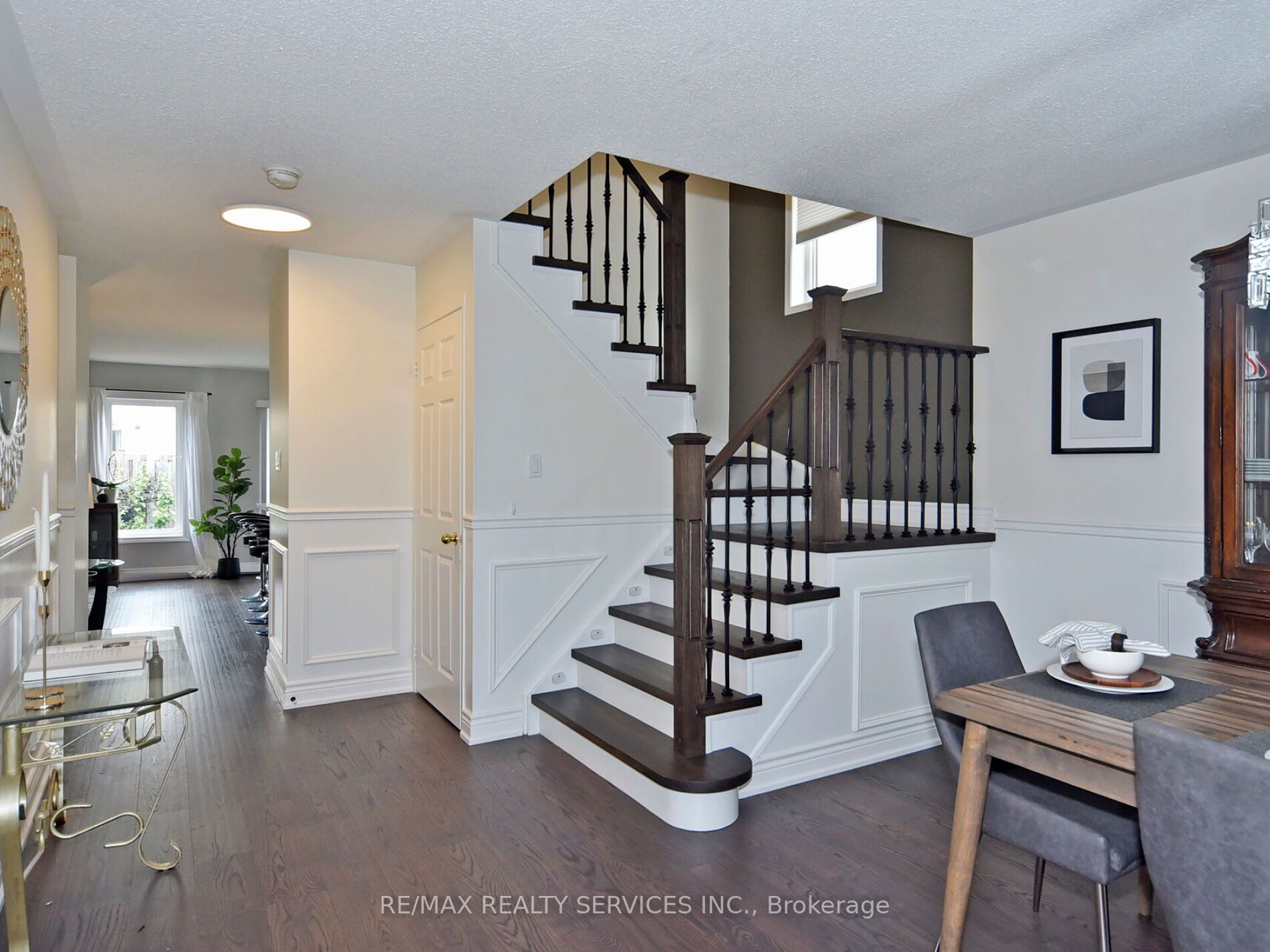 24 Seven Oaks Street