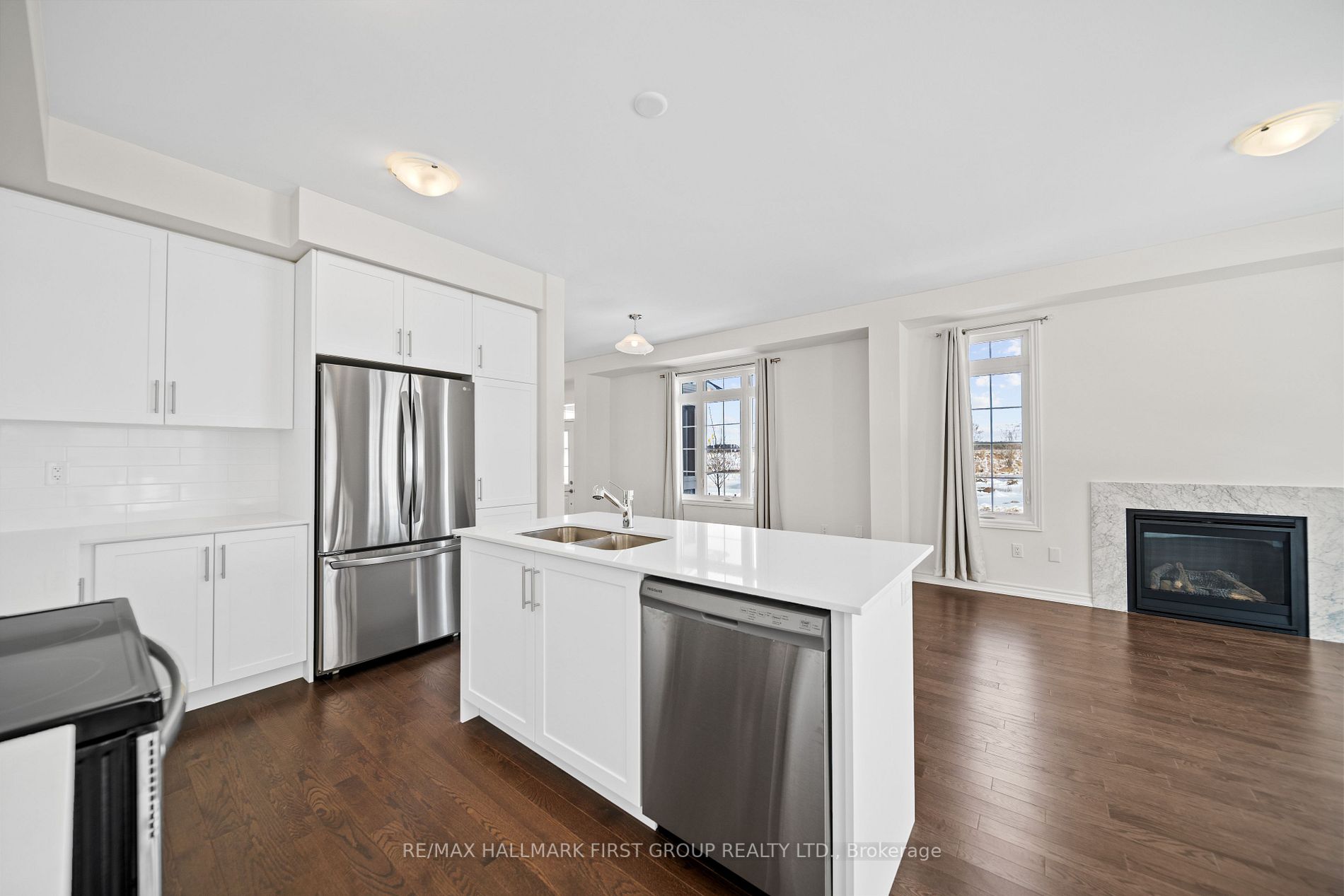 24 Floodgate Rd