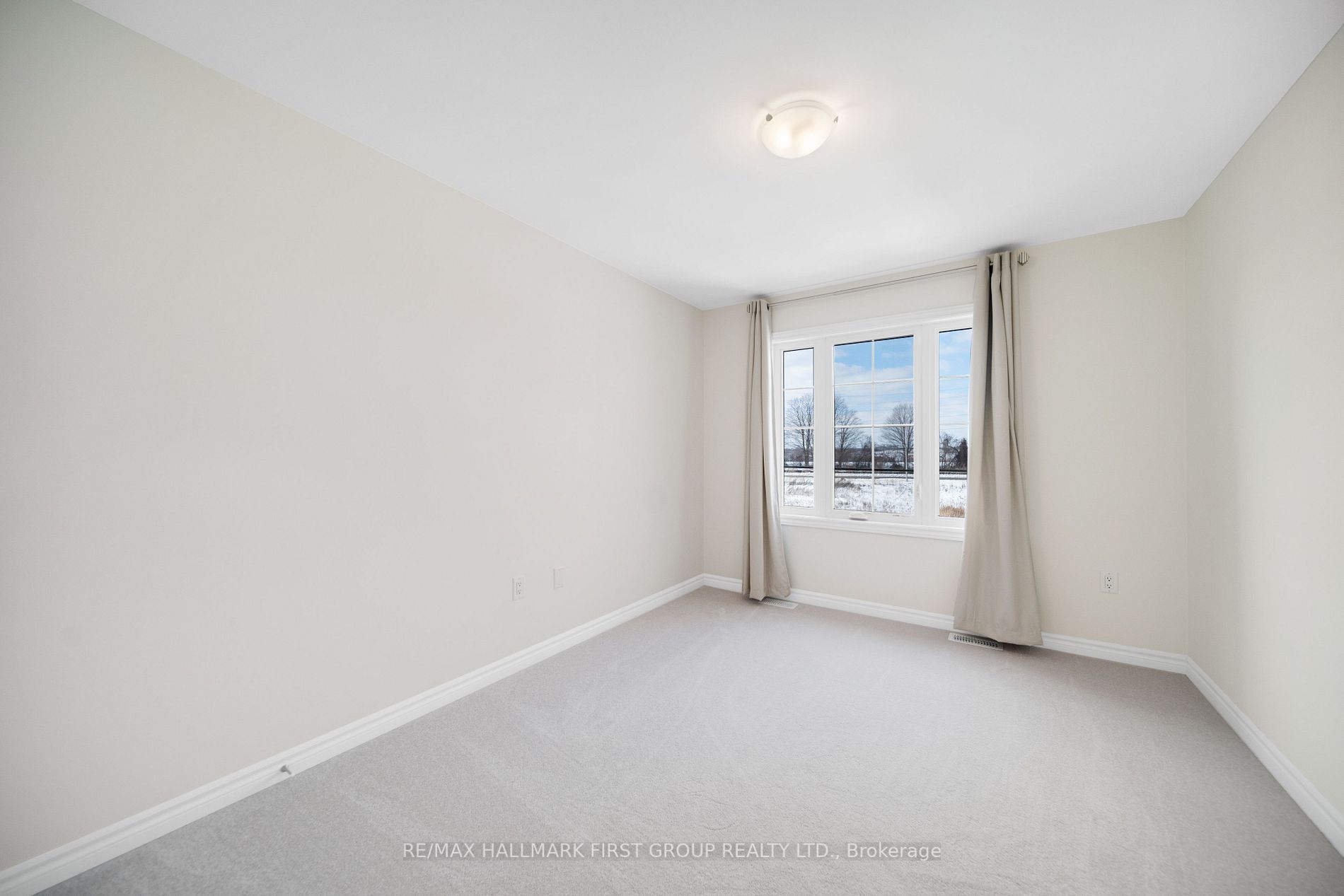 24 Floodgate Rd
