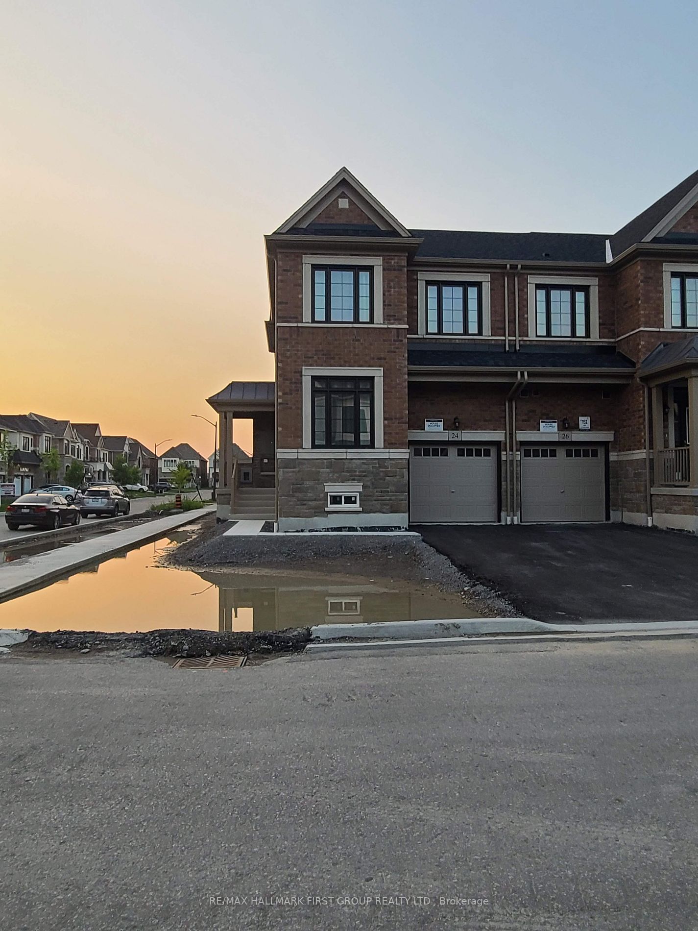24 Floodgate Rd