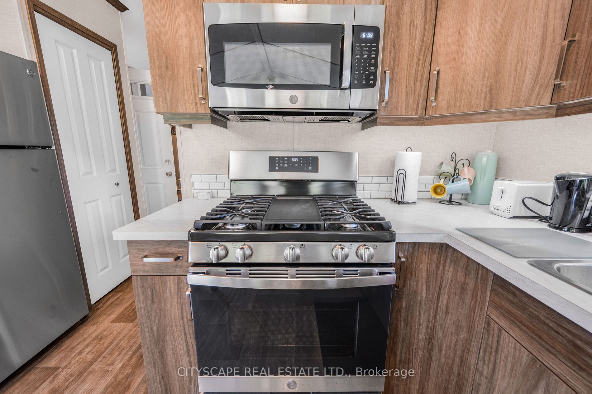 225 Platten Blvd, #338