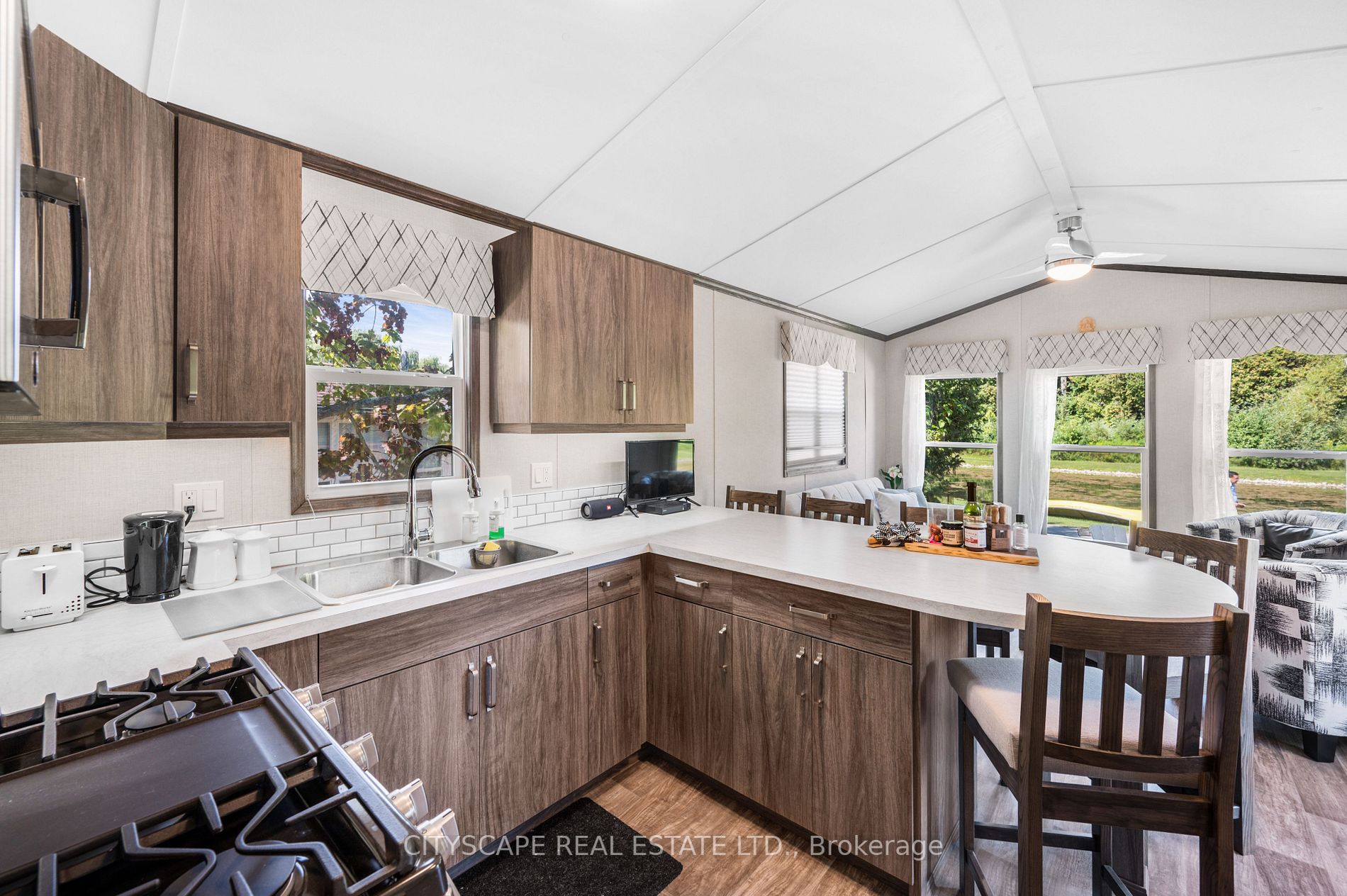 225 Platten Blvd, #338