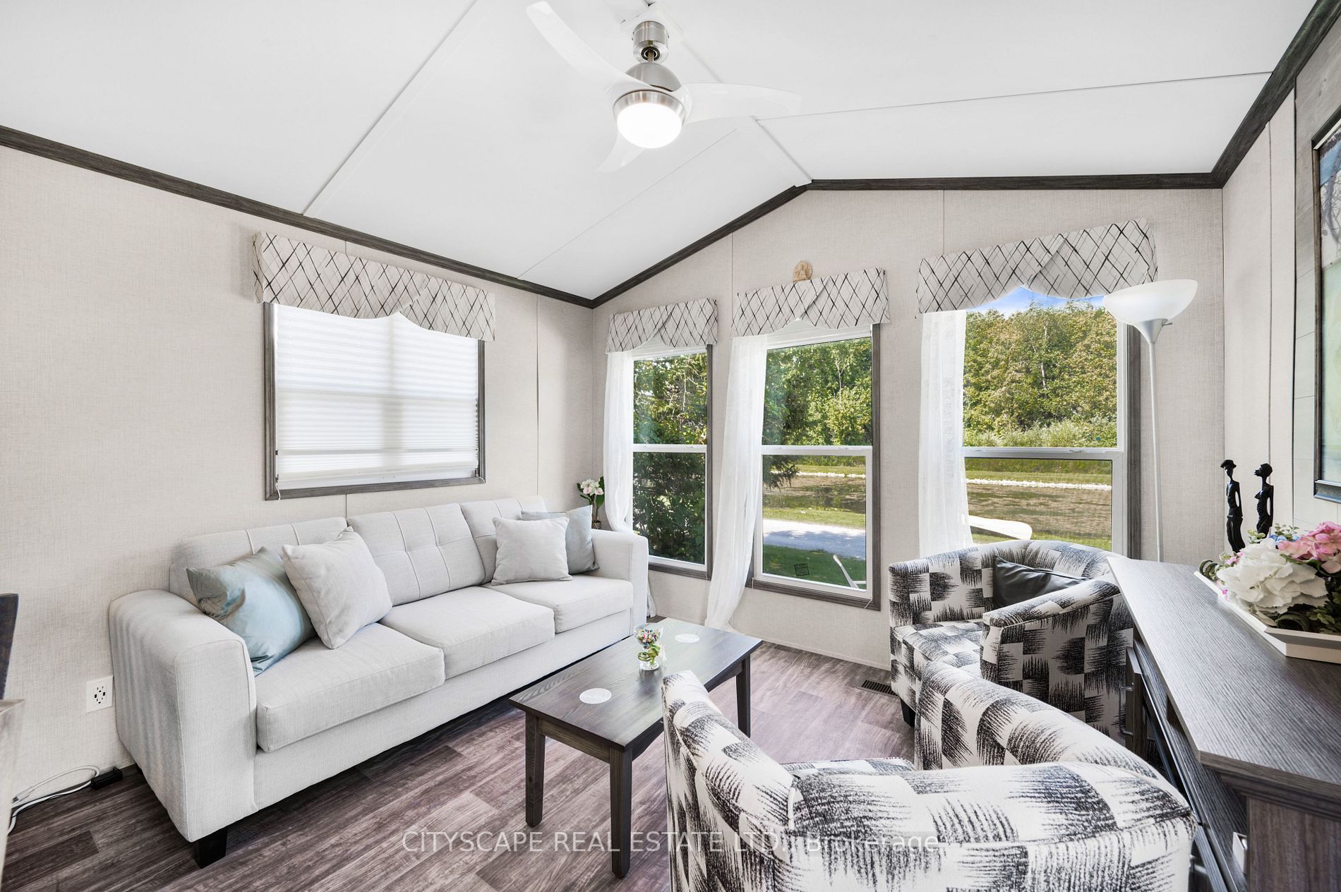 225 Platten Blvd, #338