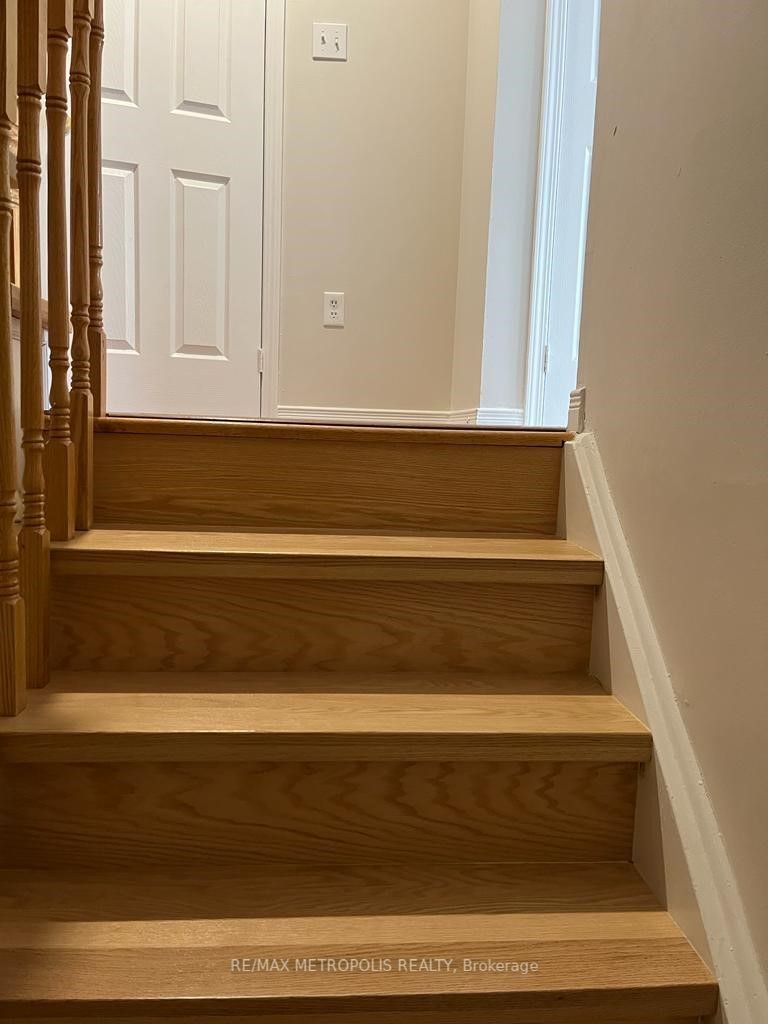 160 Bayly Street W, #Upper