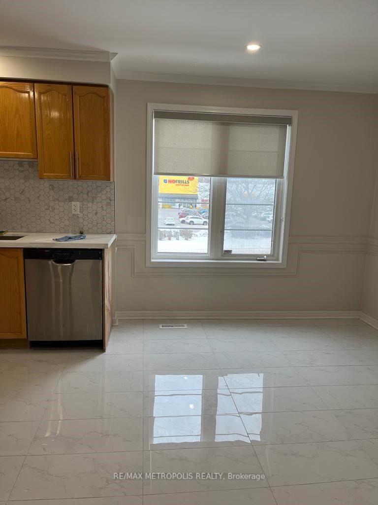 160 Bayly Street W, #Upper