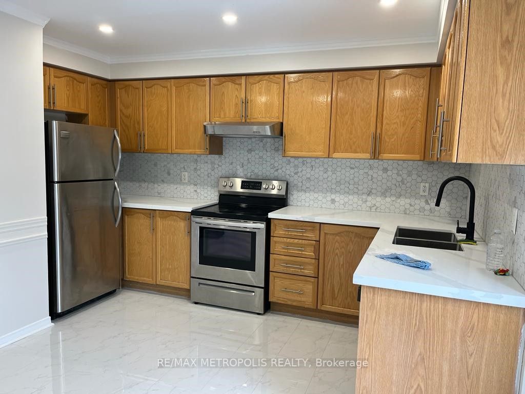 160 Bayly Street W, #Upper