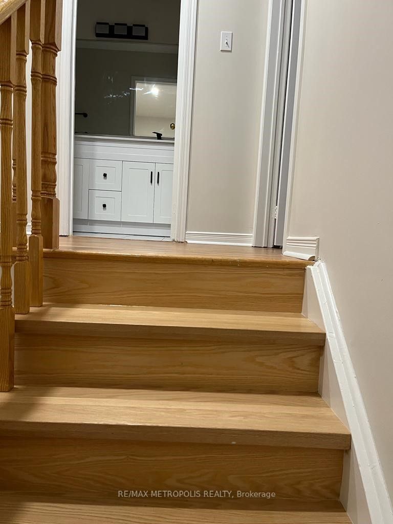 160 Bayly Street W, #Upper
