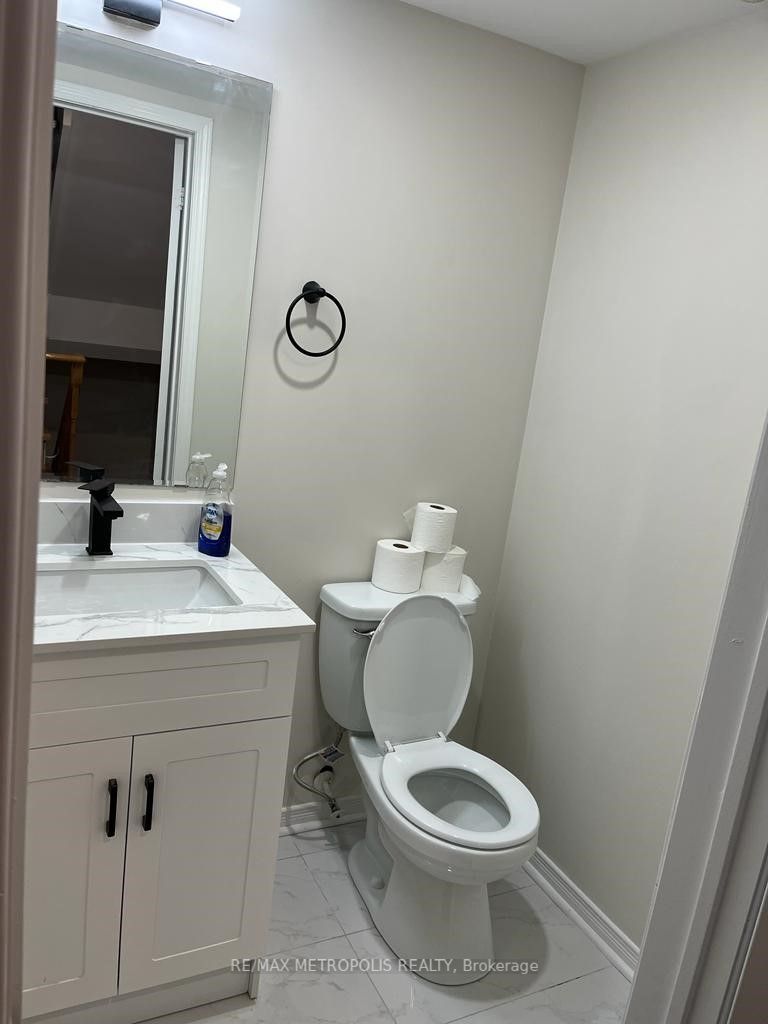 160 Bayly Street W, #Upper