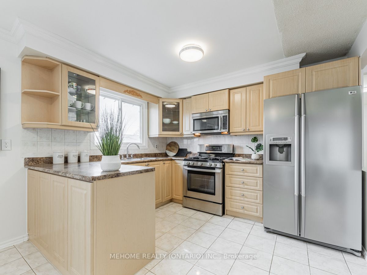 58 Kitchener Rd, #Main