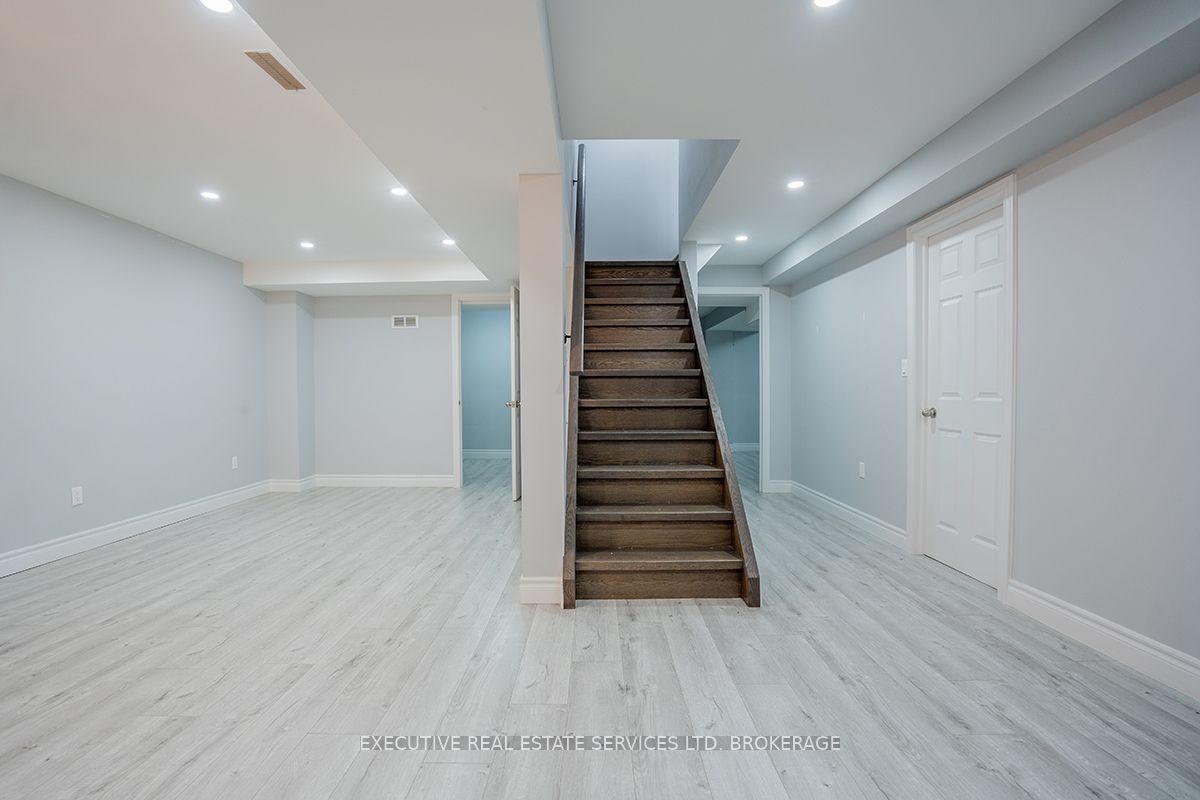 46 Willowbrook Dr