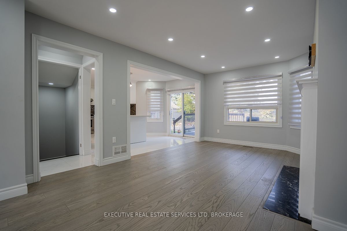 46 Willowbrook Dr