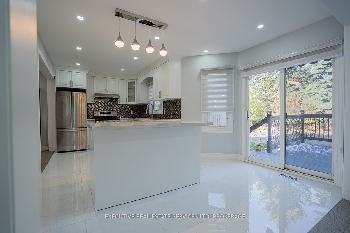 46 Willowbrook Dr
