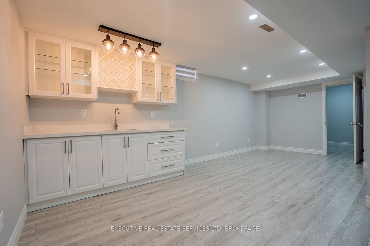 46 Willowbrook Dr