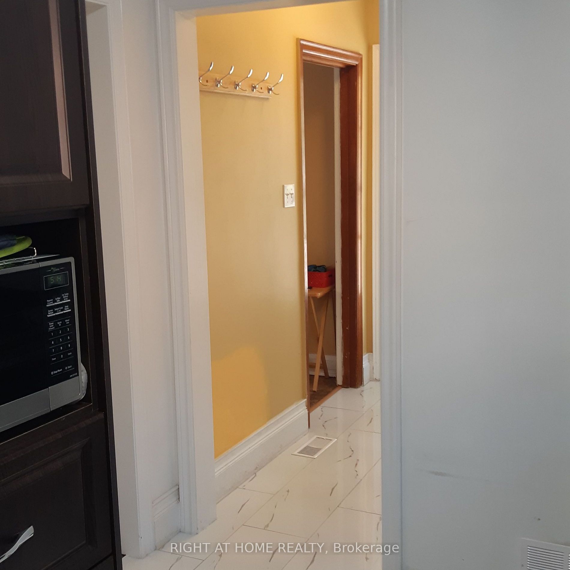 105 Craggview Dr