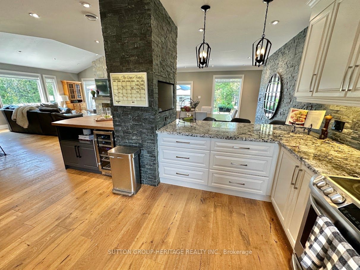 5262 Old Brock Rd