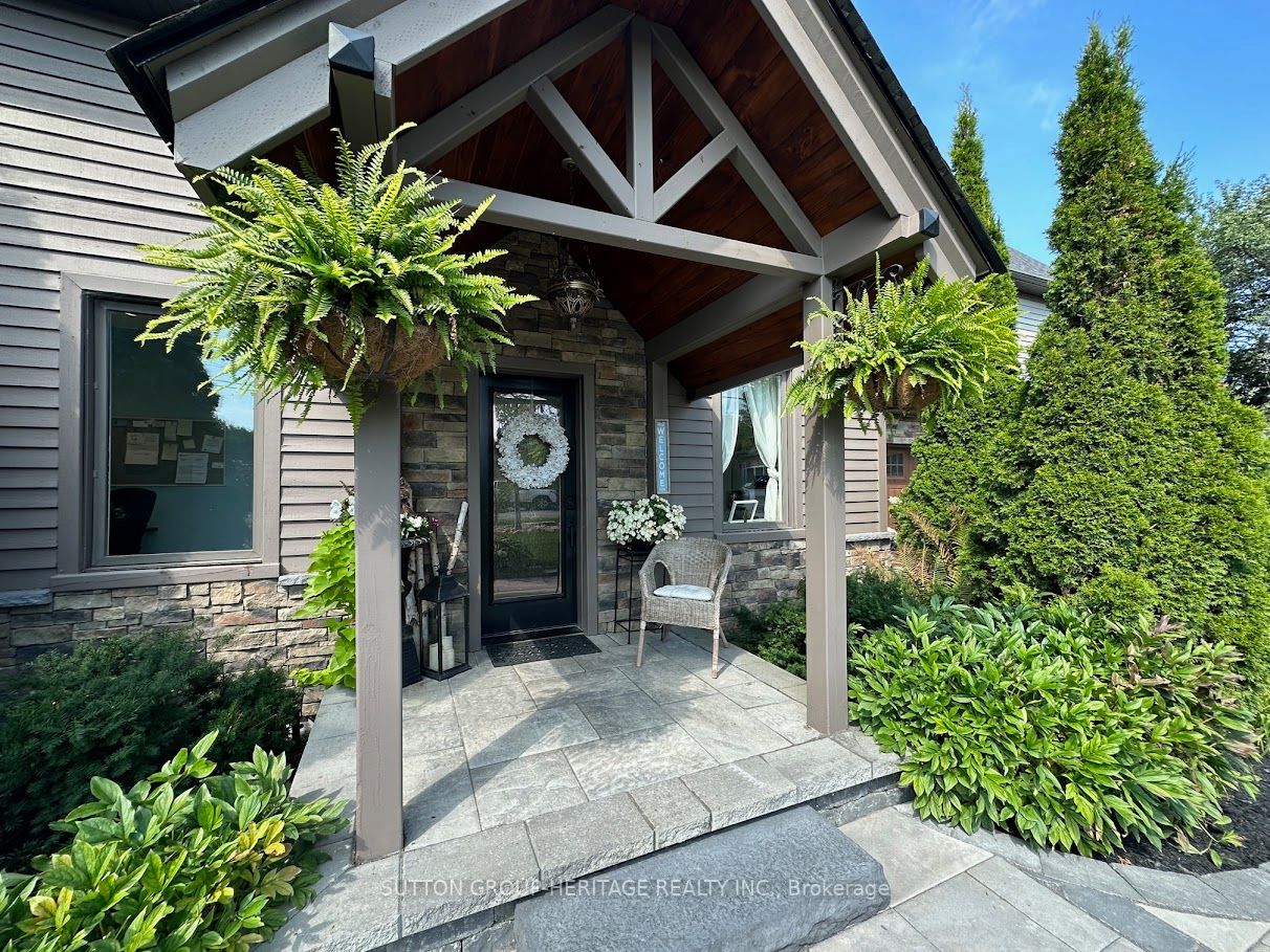 5262 Old Brock Rd